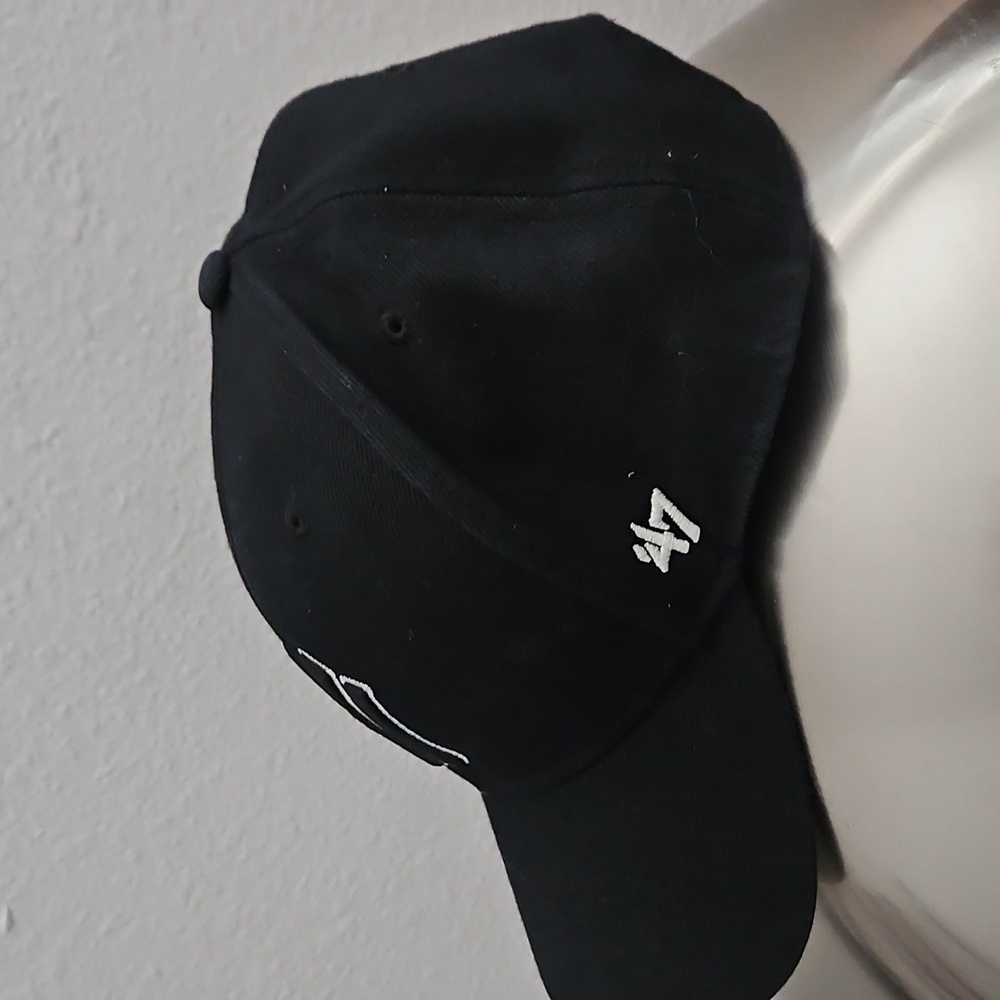 Yankees  NY Logo Cap with Rainbow Detail - Picture 3 of 7